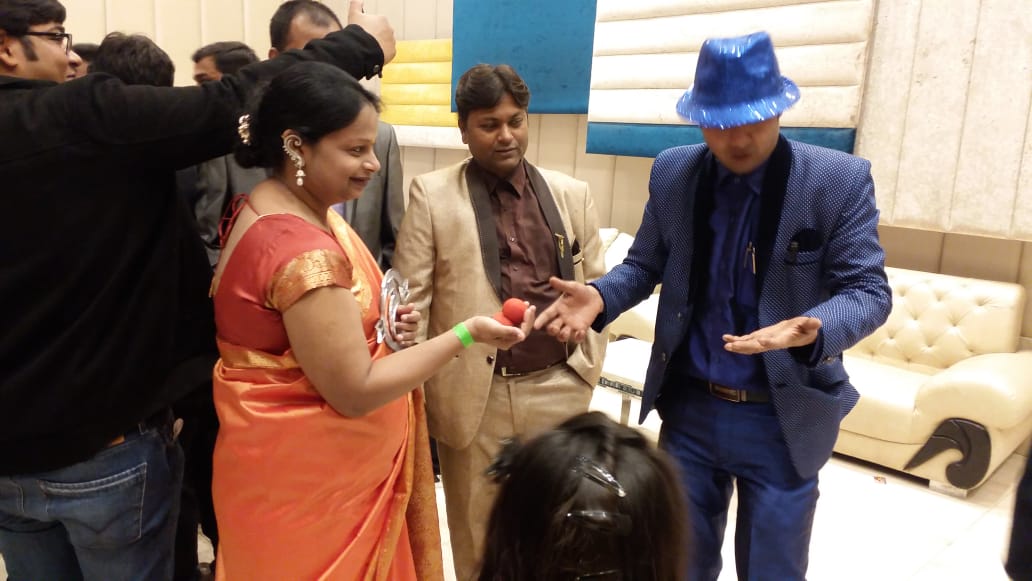  Roaming Magic Show in bani park